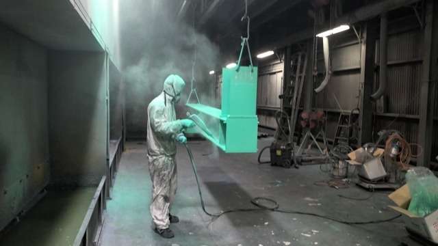 耐震工事進捗ブログVol．3　『柱の塗装をしています』　（STブログ）